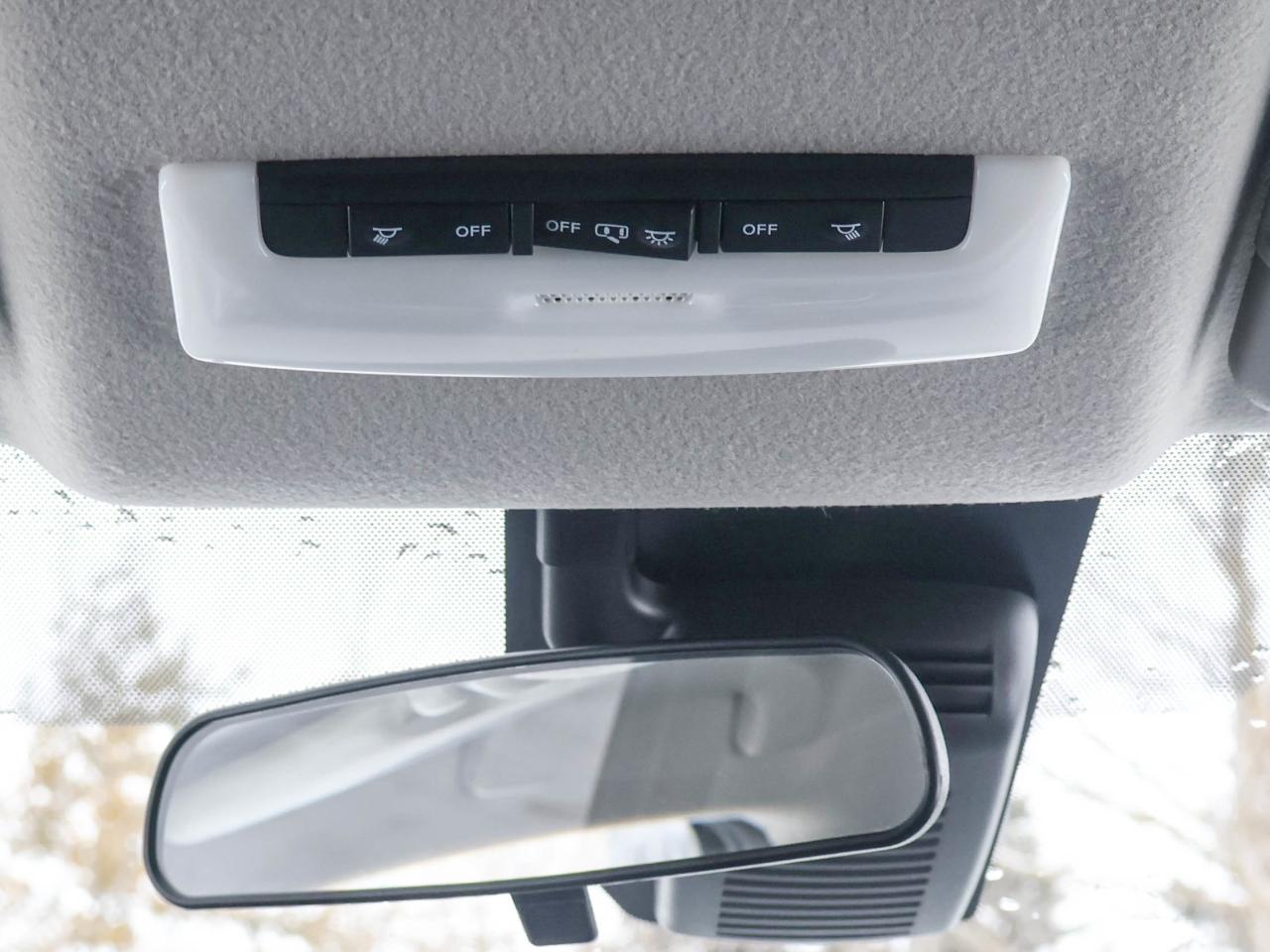 2023 Nissan Versa SV Photo