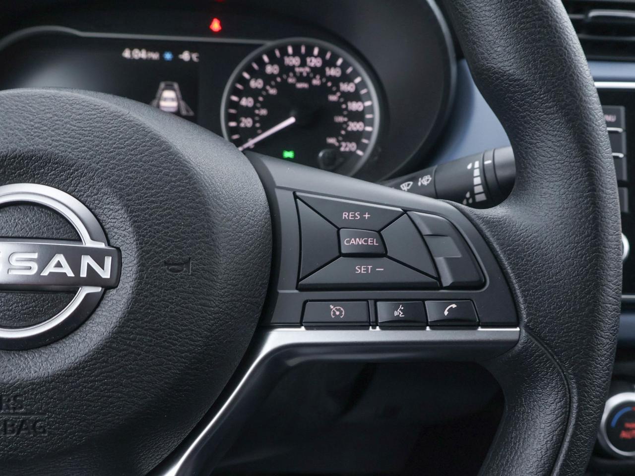 2023 Nissan Versa SV Photo