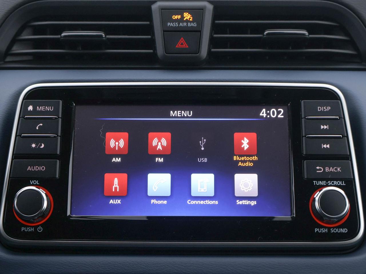 2023 Nissan Versa SV Photo