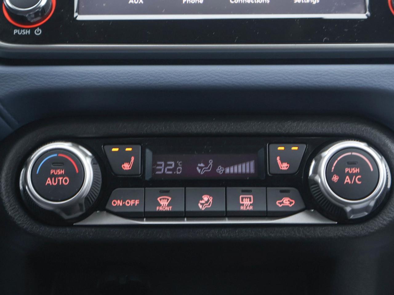 2023 Nissan Versa SV Photo