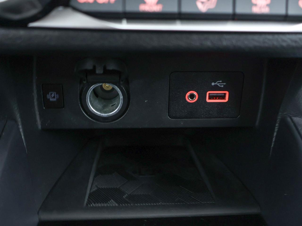 2023 Nissan Versa SV Photo