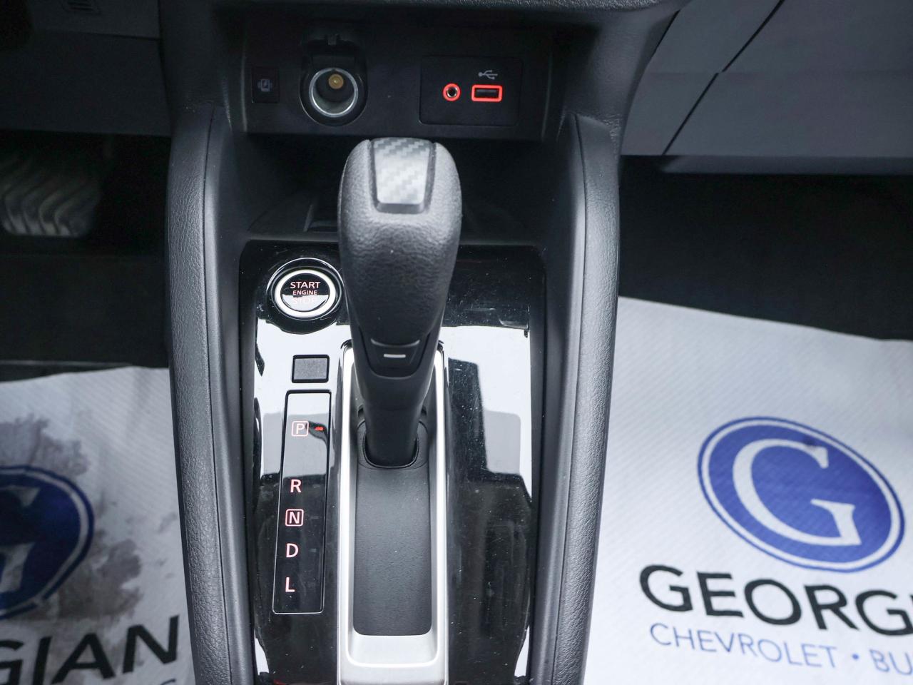 2023 Nissan Versa SV Photo