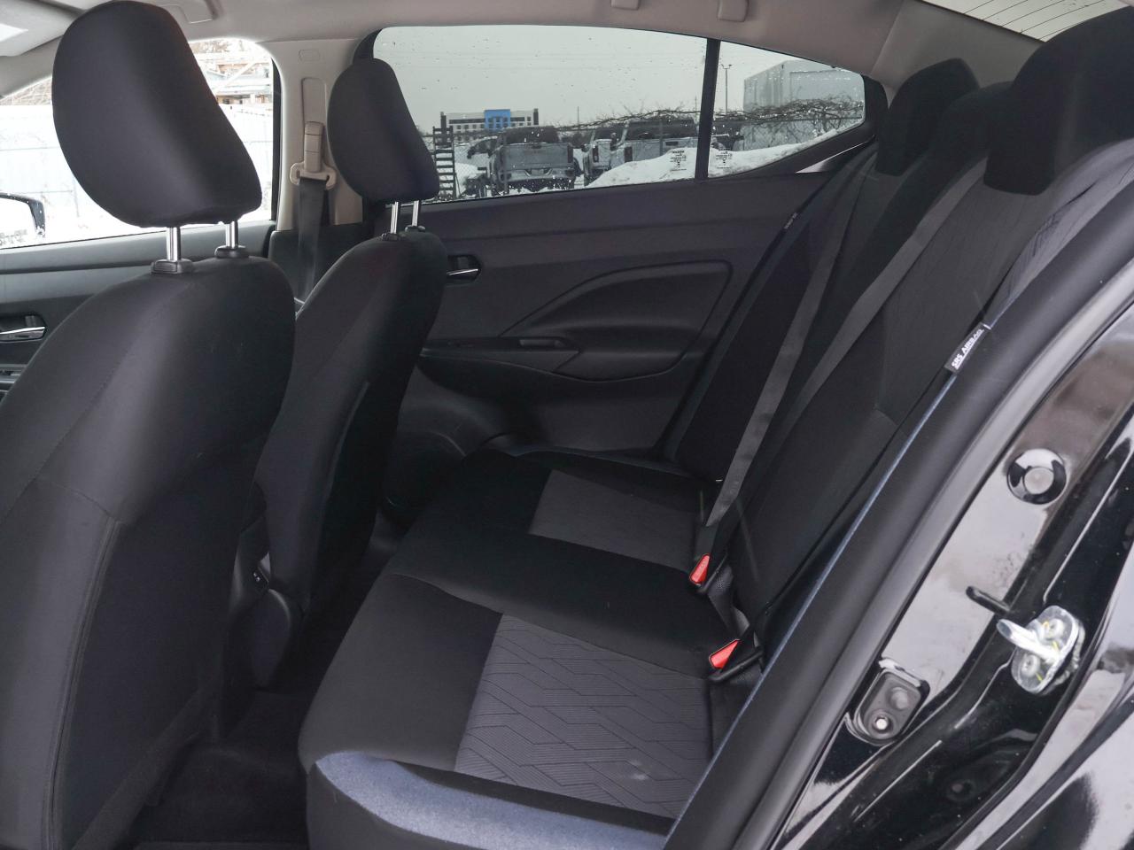 2023 Nissan Versa SV Photo