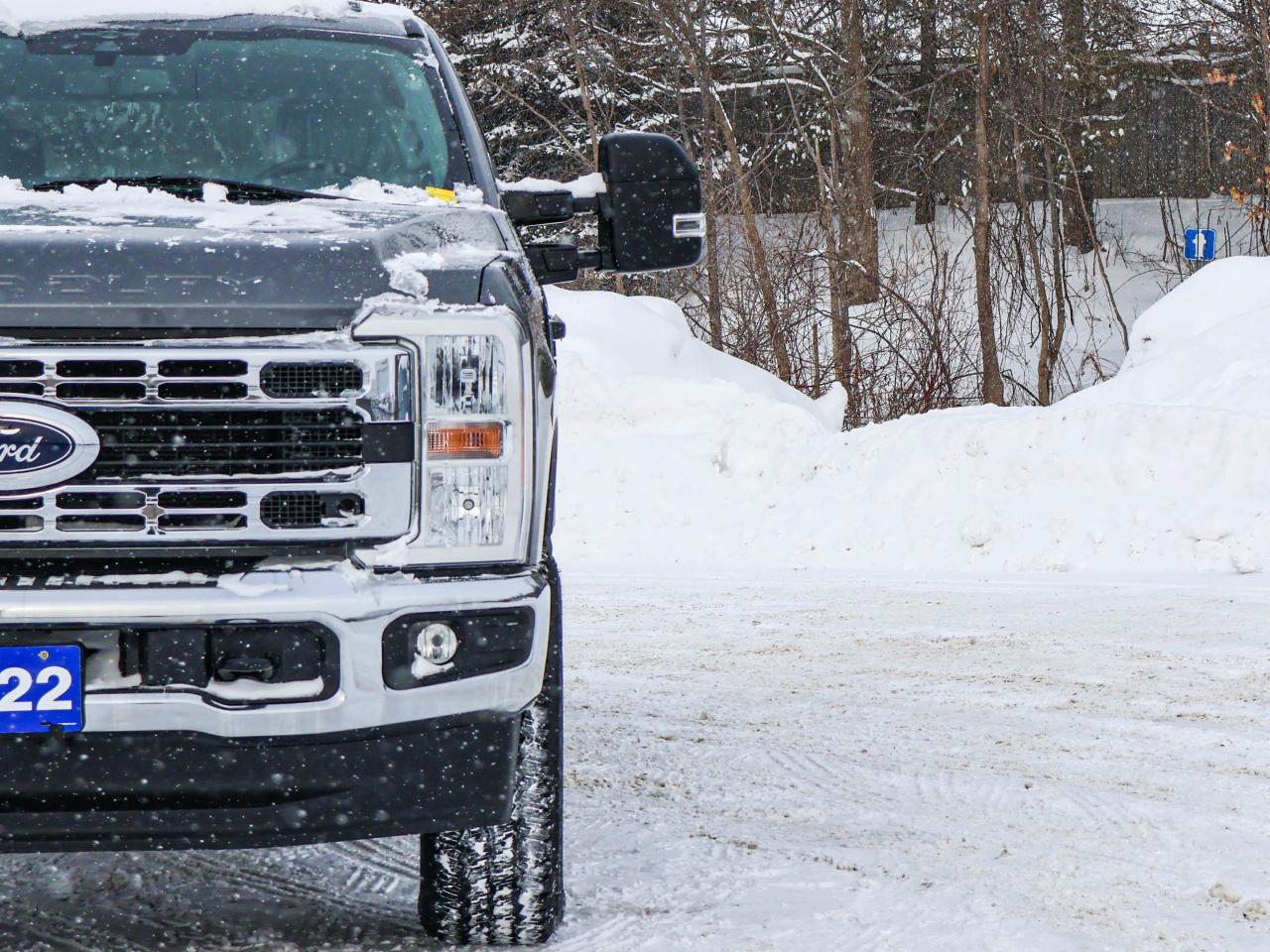 2023 Ford SUPER DUTY F-350 SRW XLT Photo