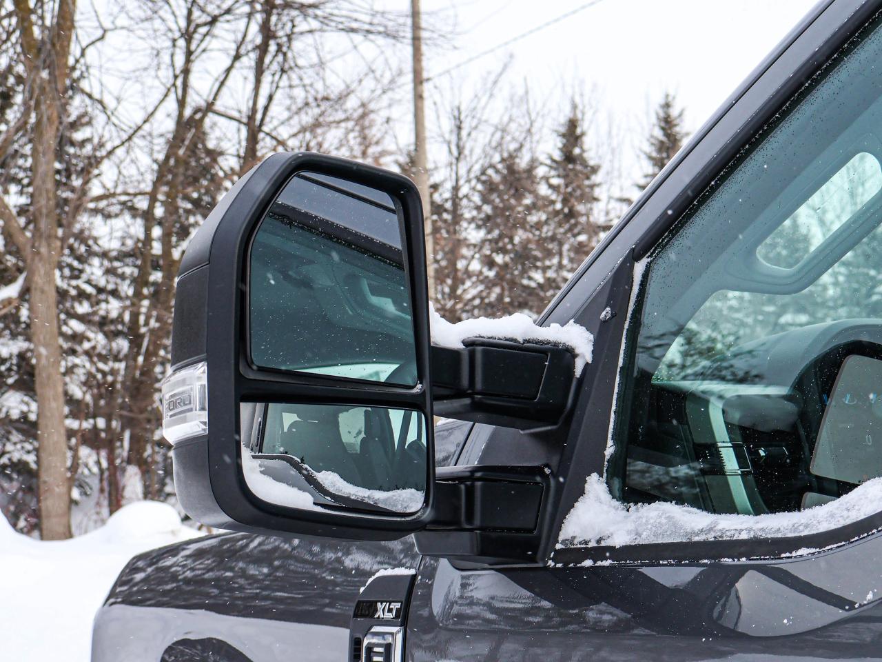 2023 Ford SUPER DUTY F-350 SRW XLT Photo