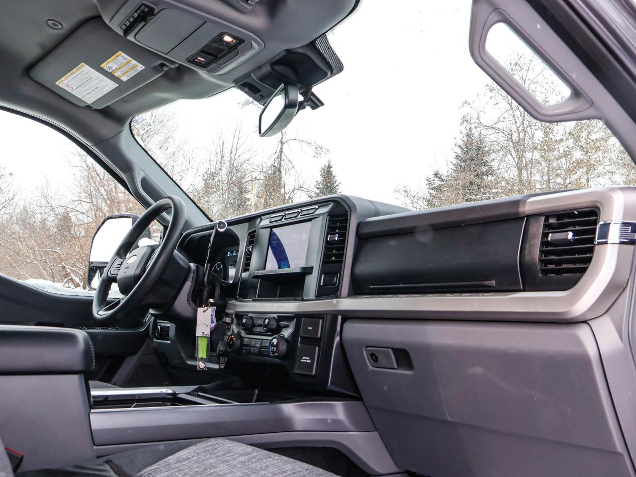 2023 Ford SUPER DUTY F-350 SRW XLT Photo