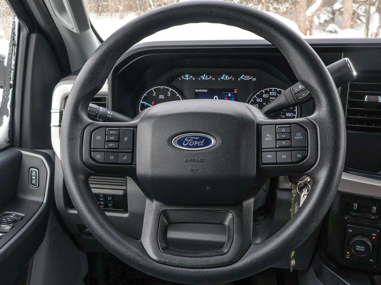 2023 Ford SUPER DUTY F-350 SRW XLT Photo