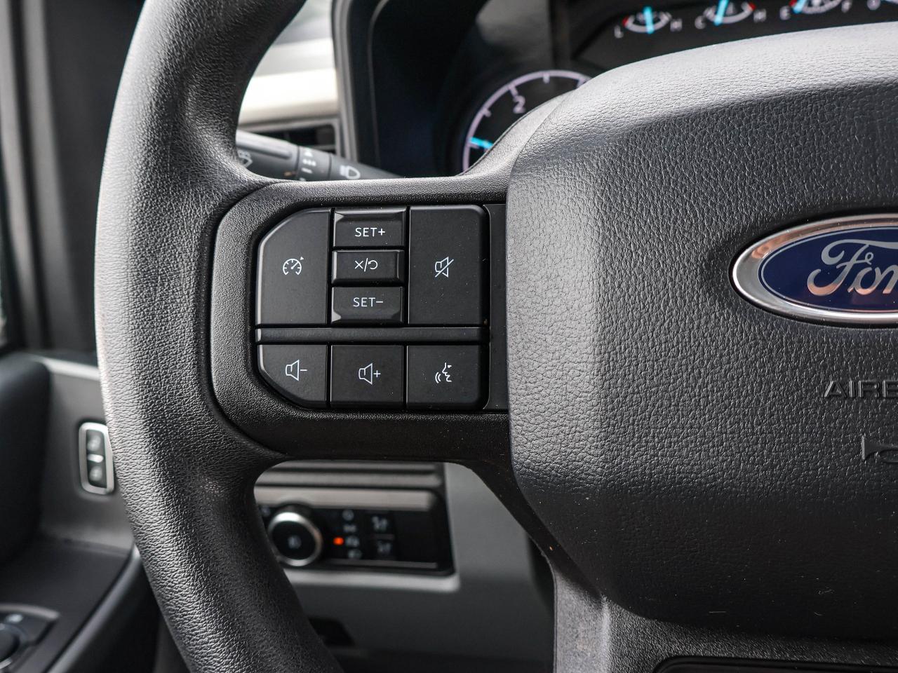 2023 Ford SUPER DUTY F-350 SRW XLT Photo