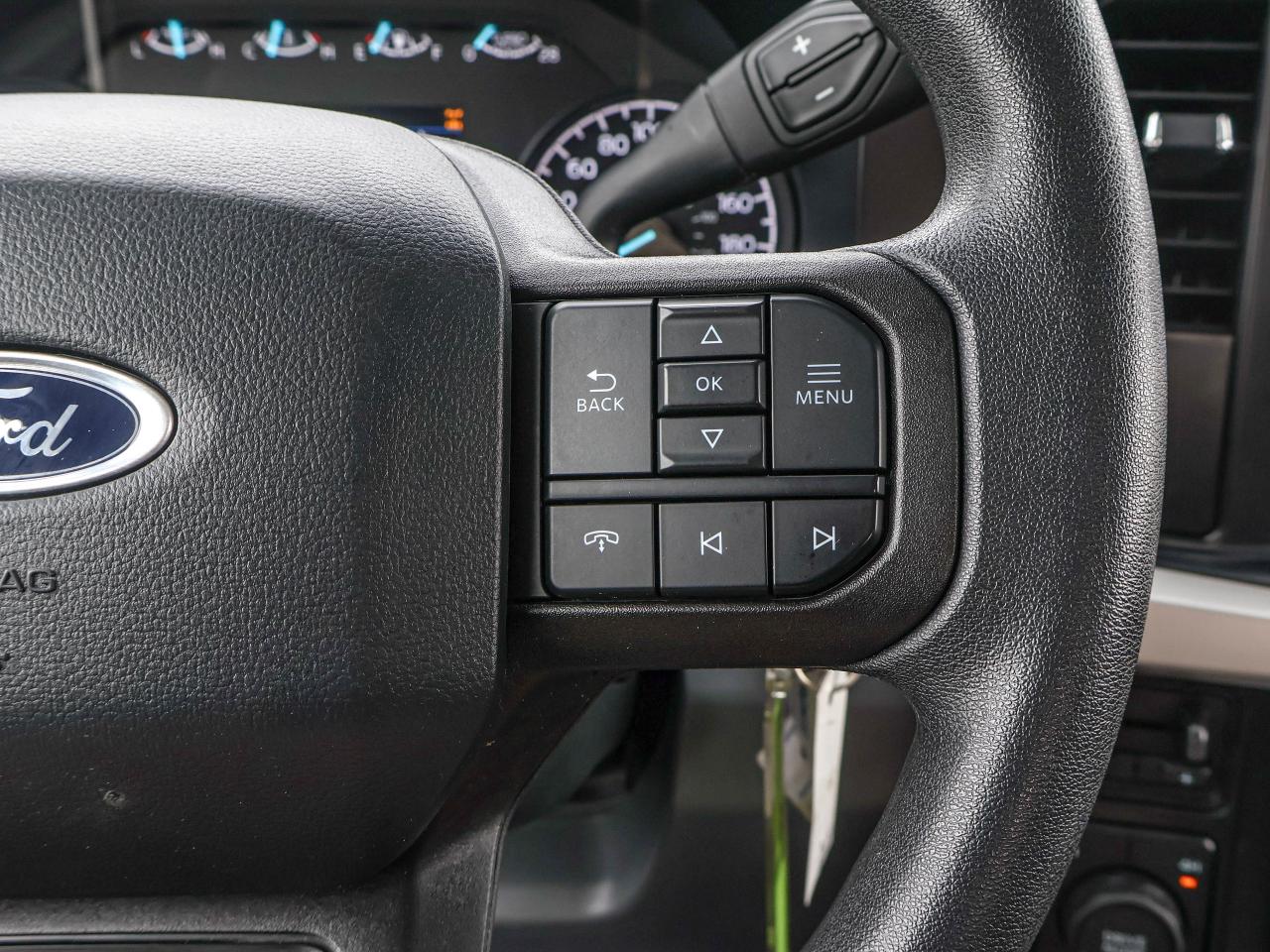 2023 Ford SUPER DUTY F-350 SRW XLT Photo