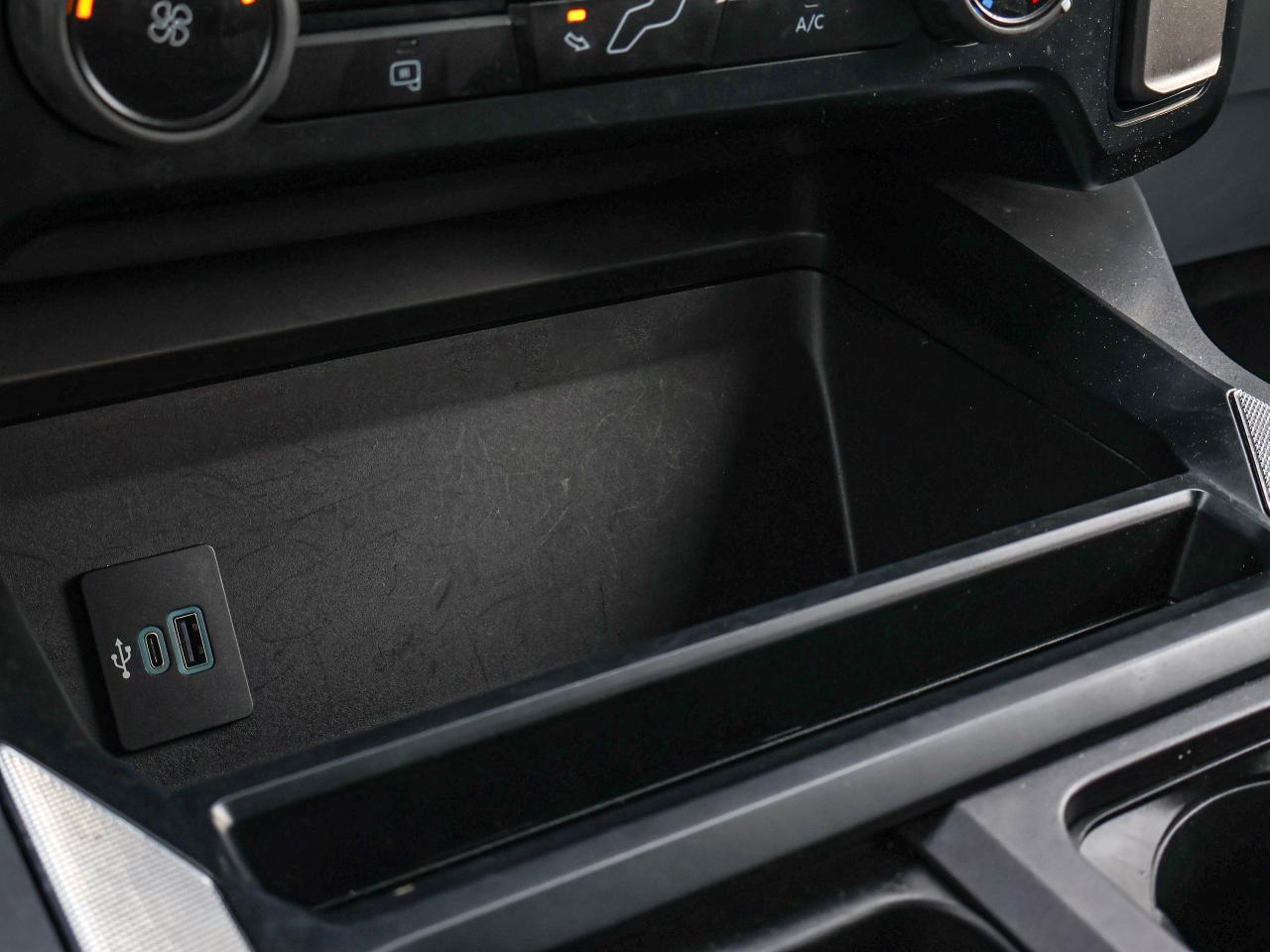 2023 Ford SUPER DUTY F-350 SRW XLT Photo