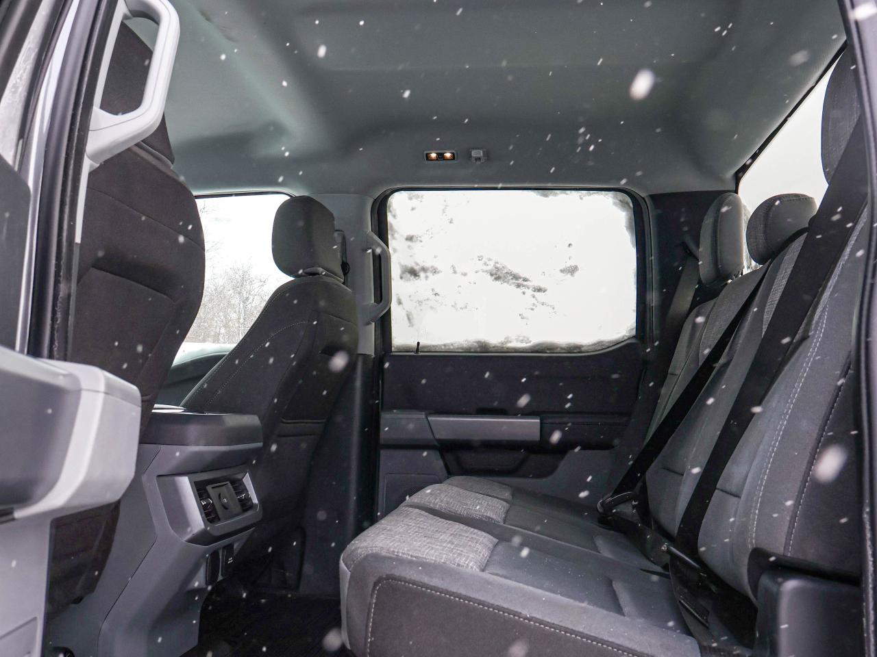 2023 Ford SUPER DUTY F-350 SRW XLT Photo