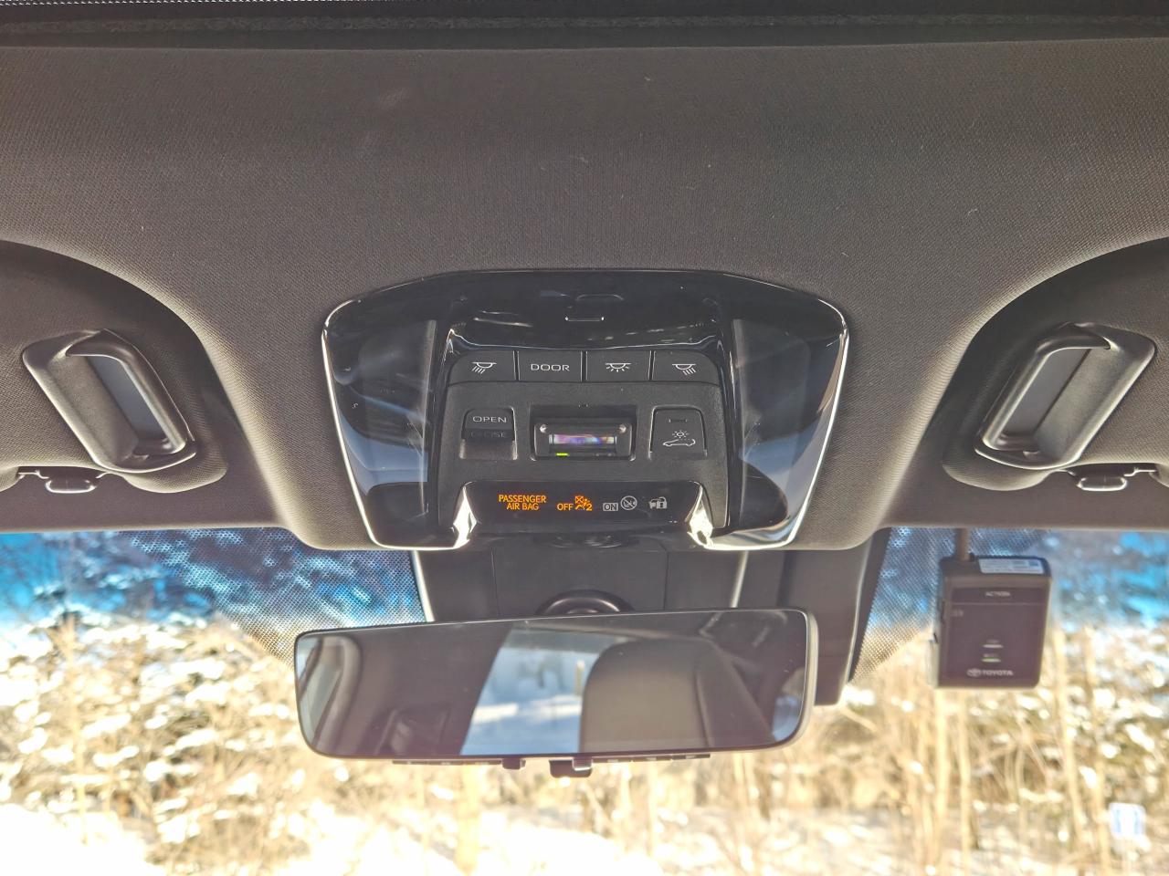 2023 Toyota Venza LIMITED Photo