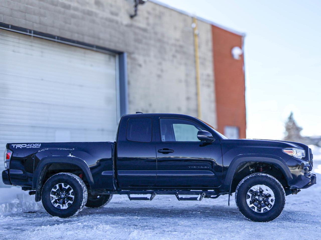 2023 Toyota Tacoma 4WD ACCESS AT Photo4