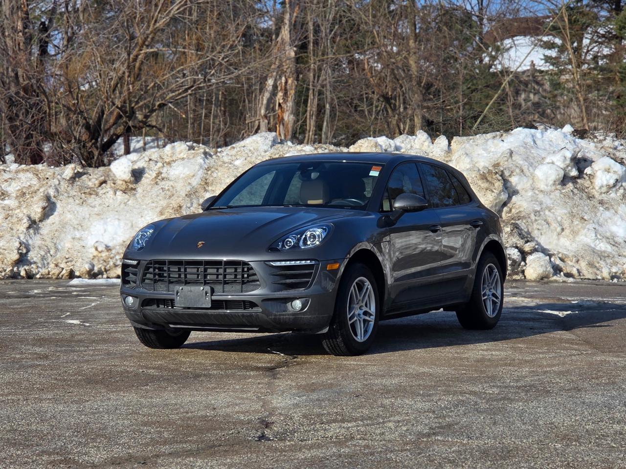 2018 Porsche Macan Sport Edition Photo