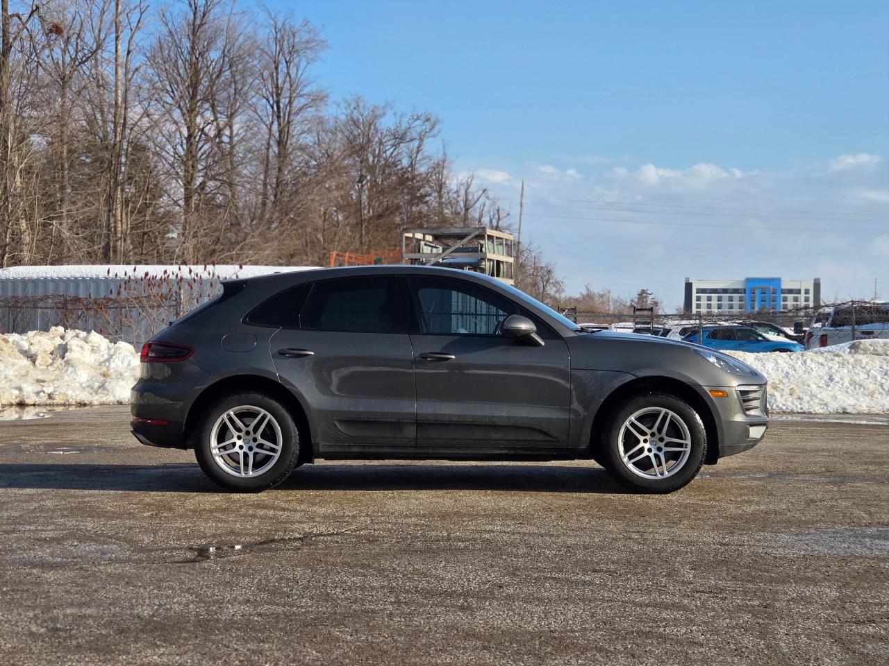 2018 Porsche Macan Sport Edition Photo2