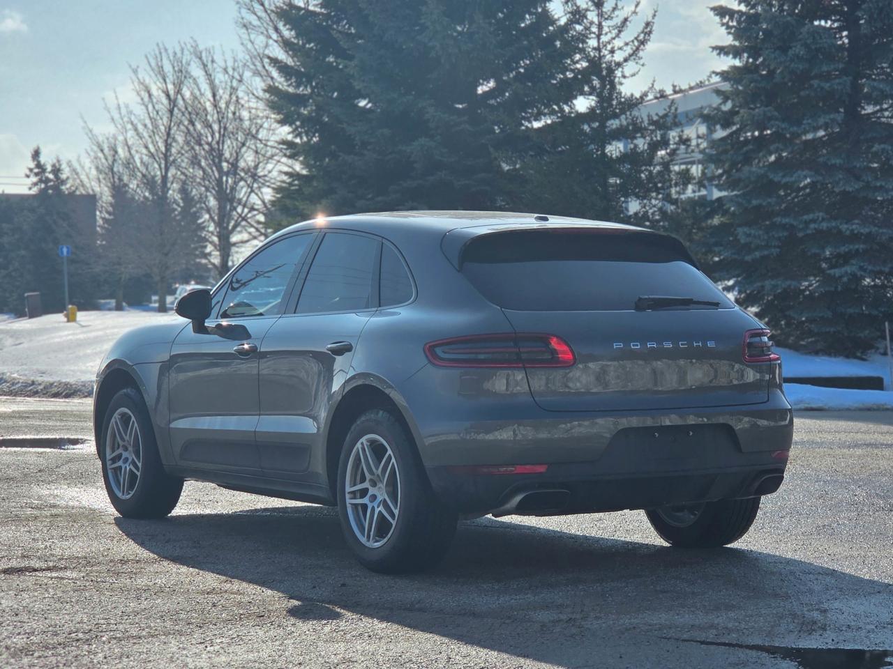 2018 Porsche Macan Sport Edition Photo