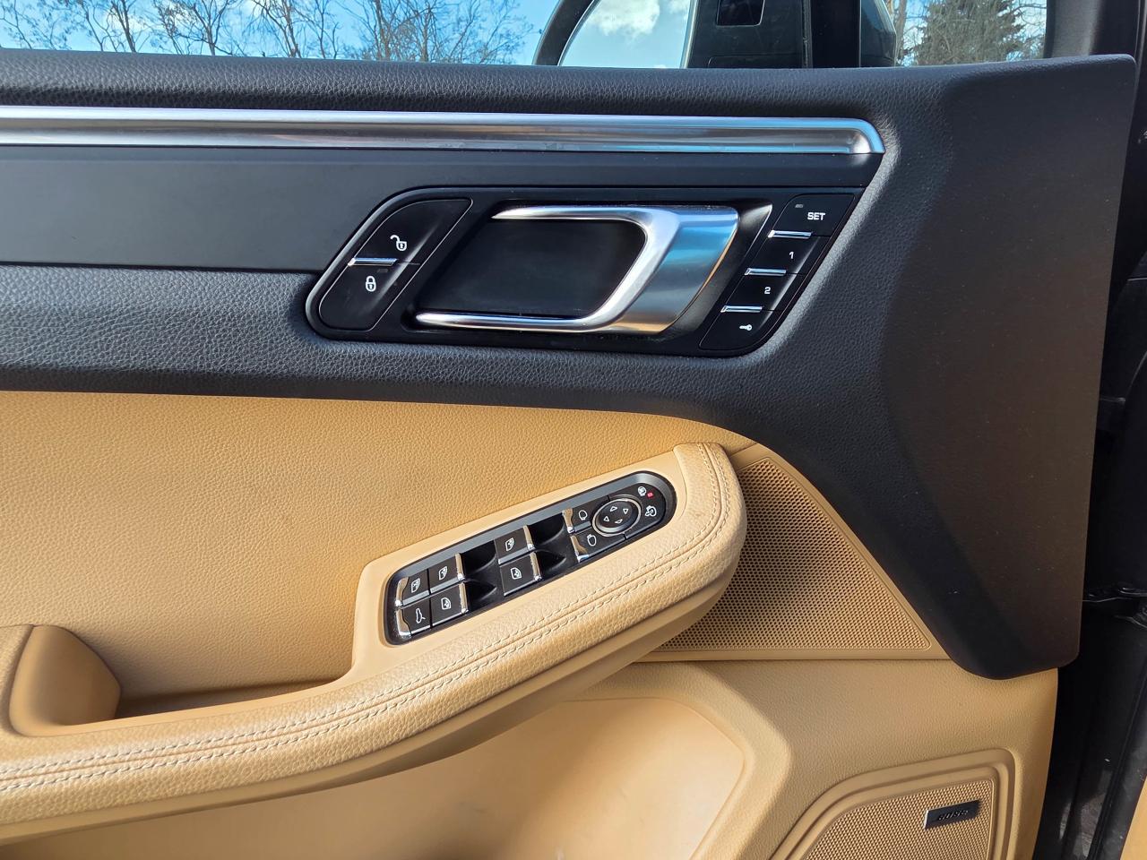 2018 Porsche Macan Sport Edition Photo