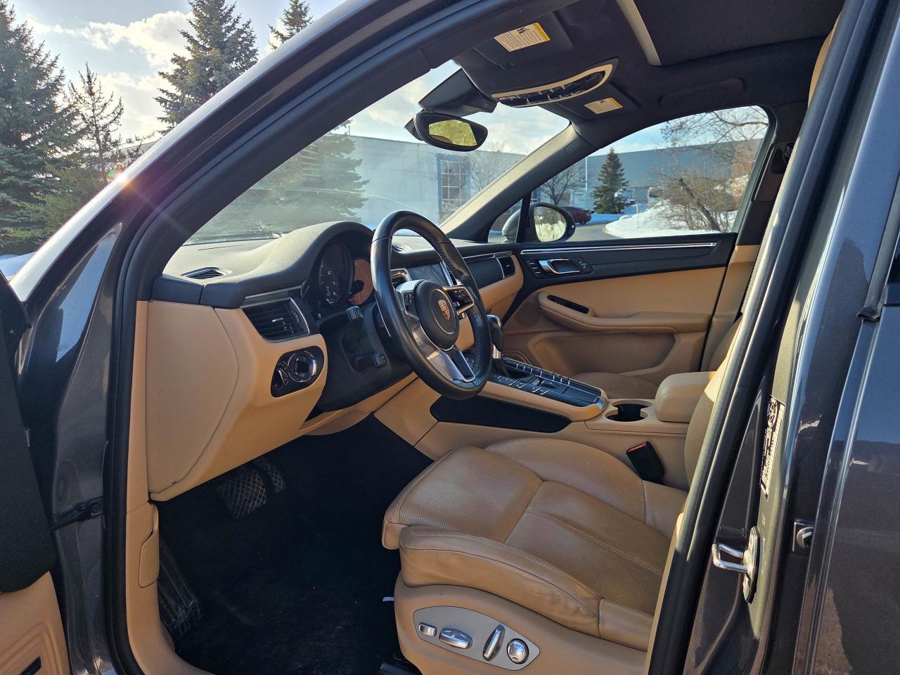 2018 Porsche Macan Sport Edition Photo