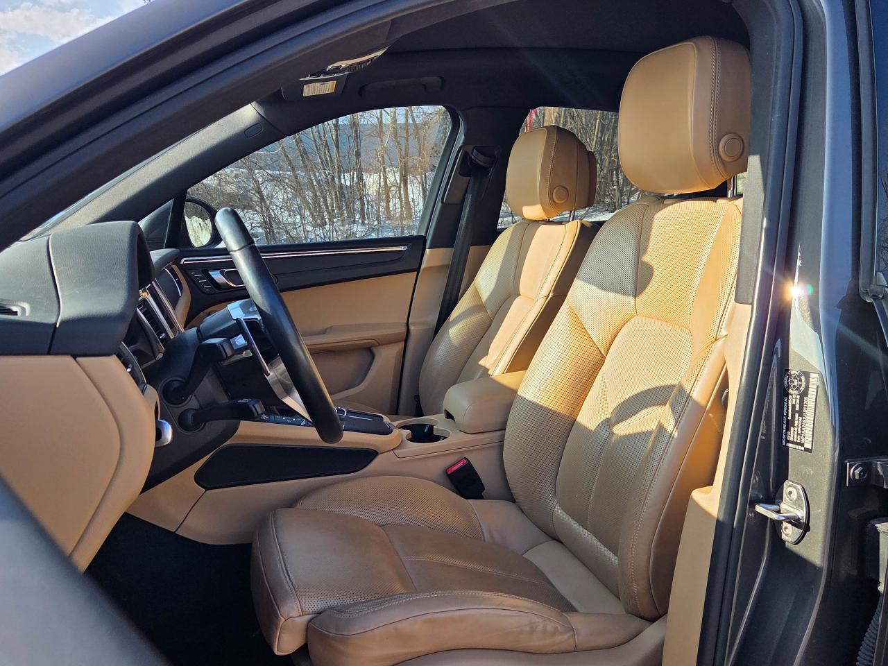 2018 Porsche Macan Sport Edition Photo