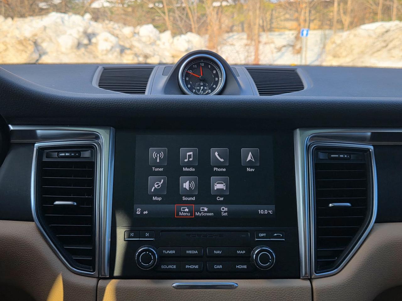 2018 Porsche Macan Sport Edition Photo