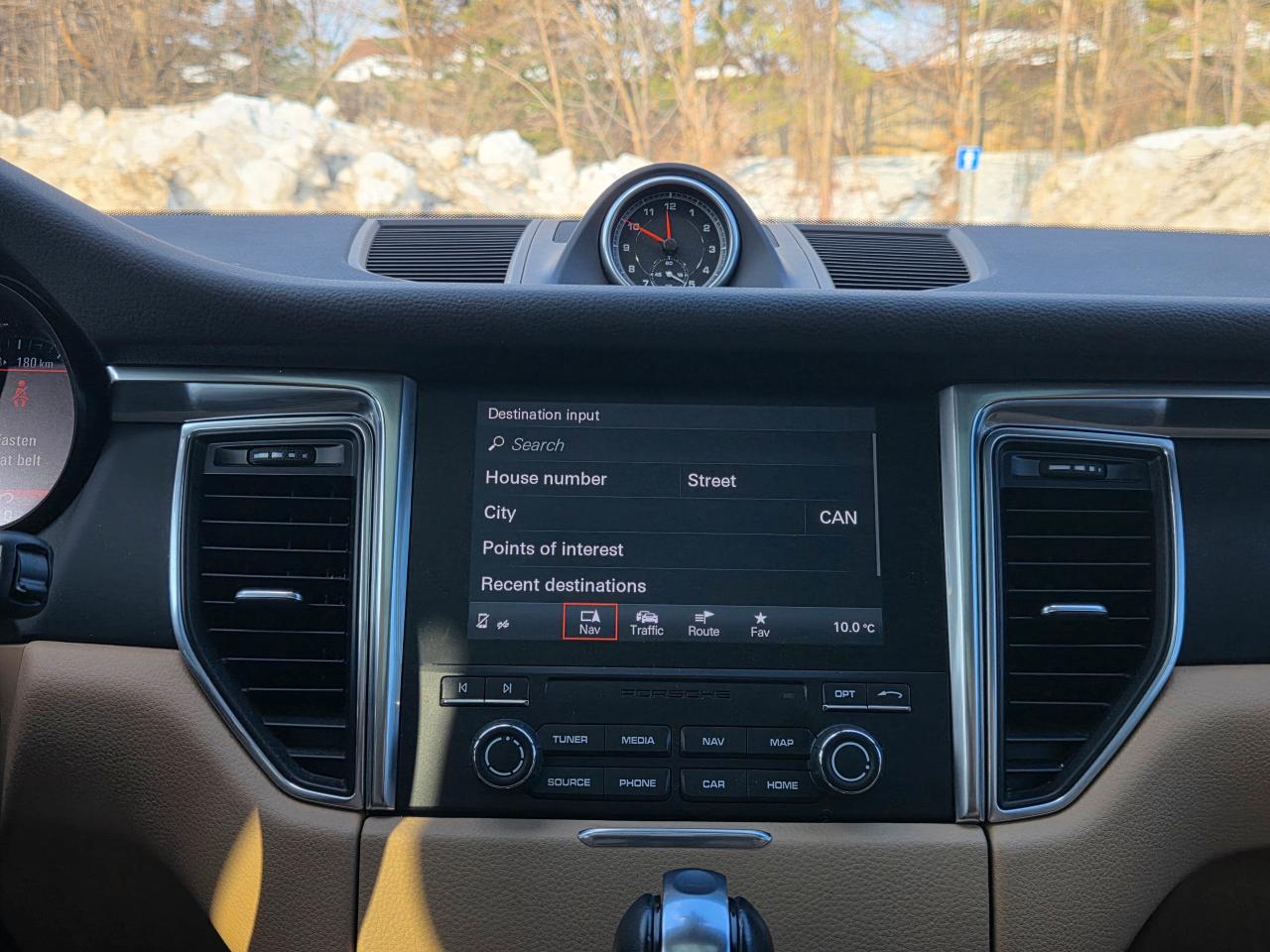 2018 Porsche Macan Sport Edition Photo