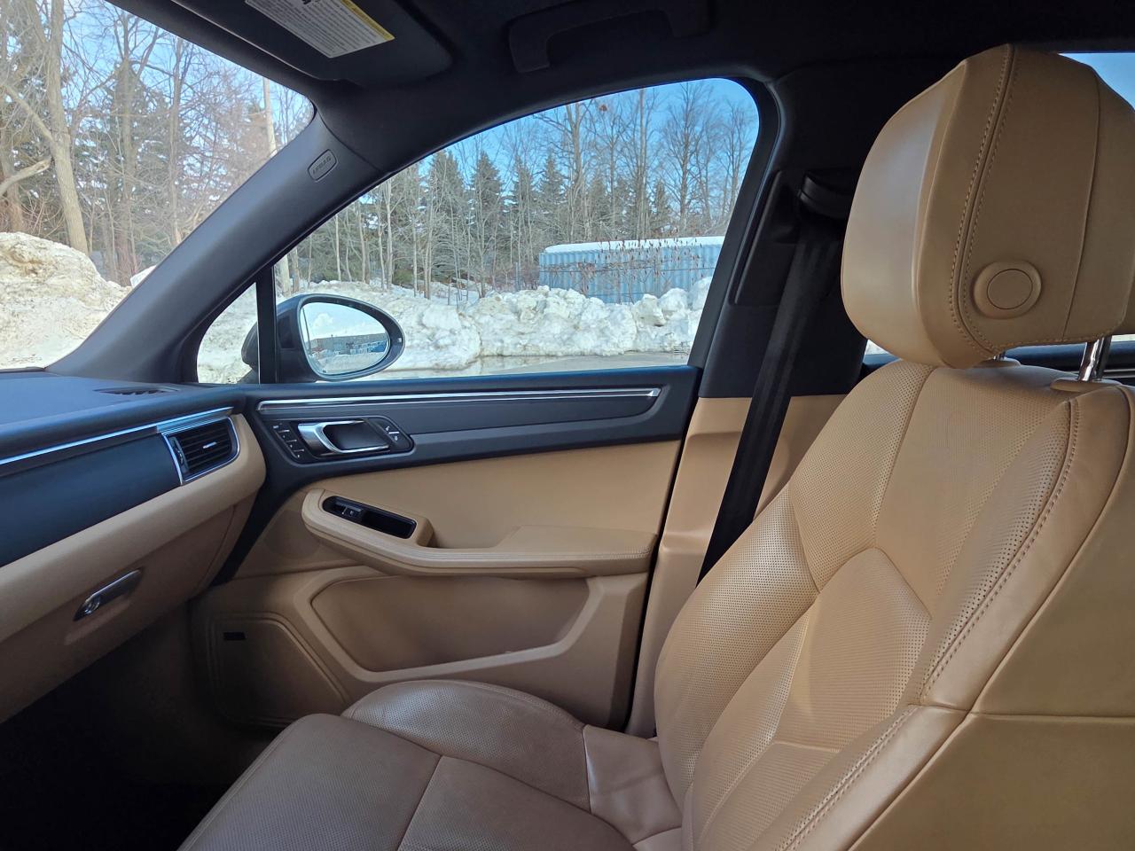 2018 Porsche Macan Sport Edition Photo