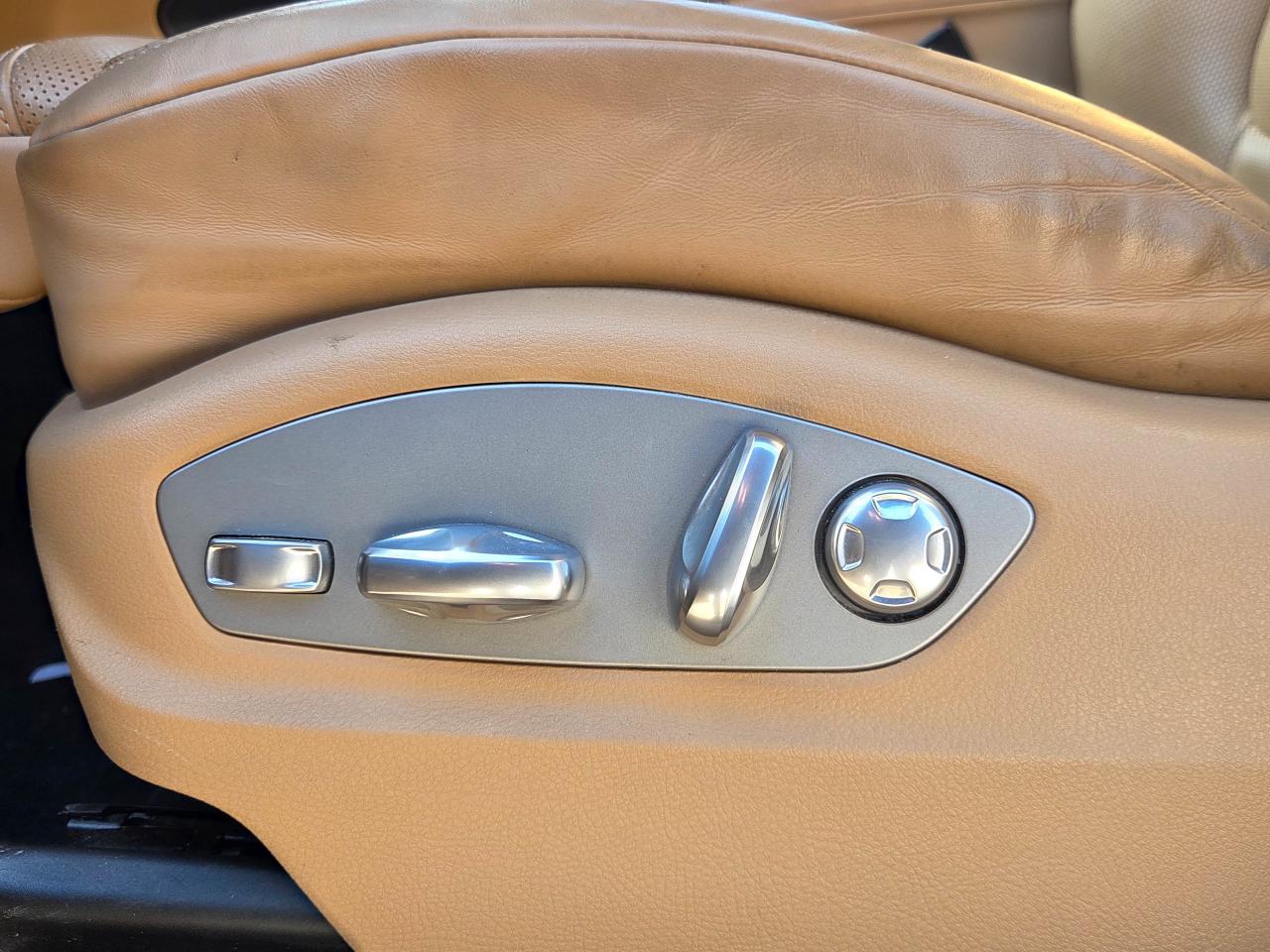 2018 Porsche Macan Sport Edition Photo