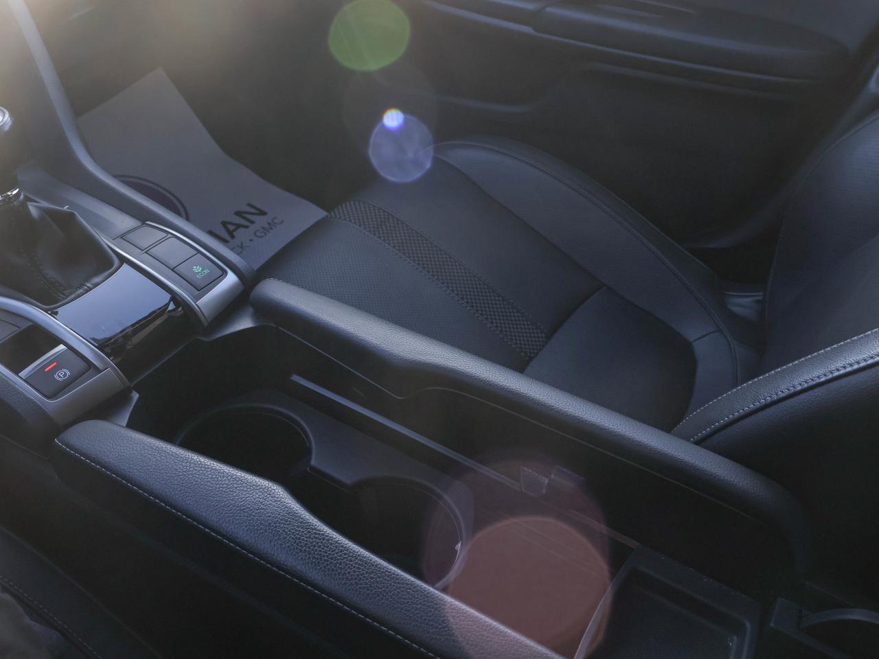 2020 Honda Civic Hatchback SPORT TOURING Photo