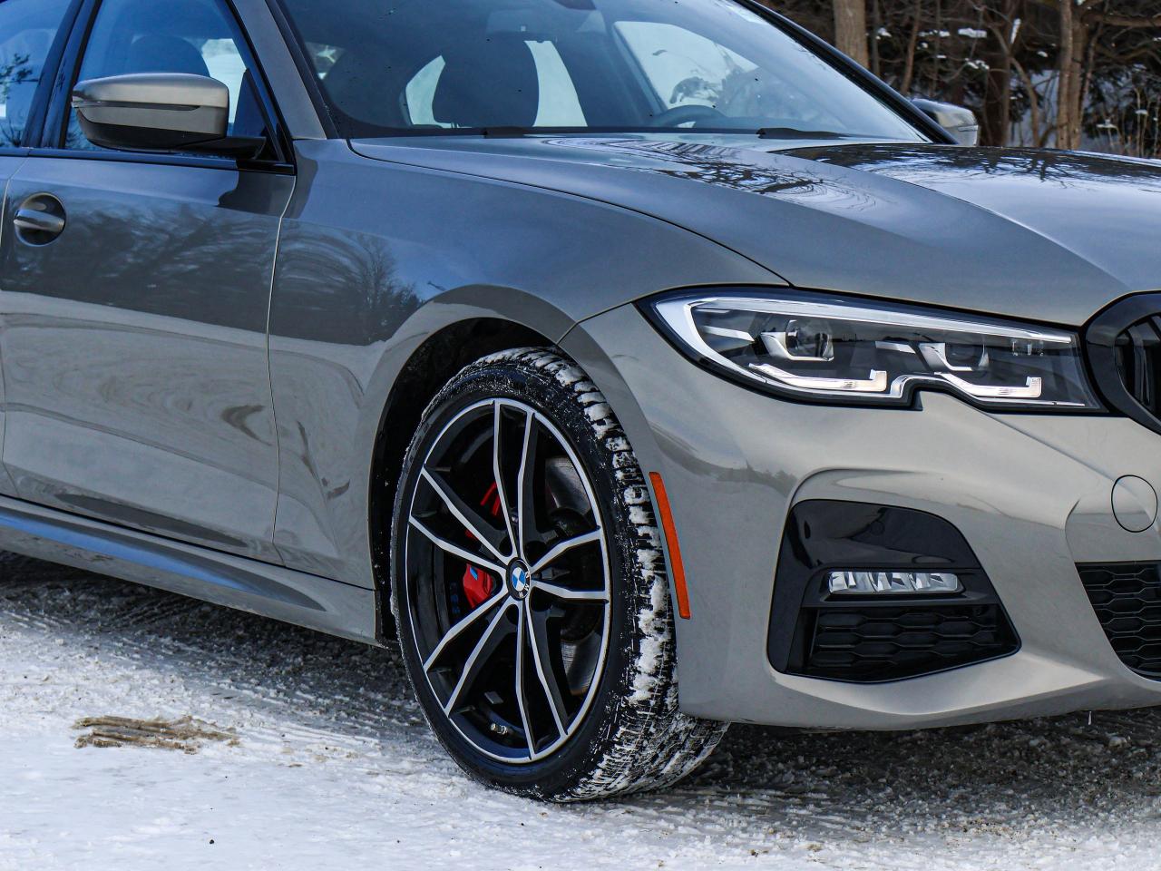 2022 BMW 3 Series 330i xDrive Photo4