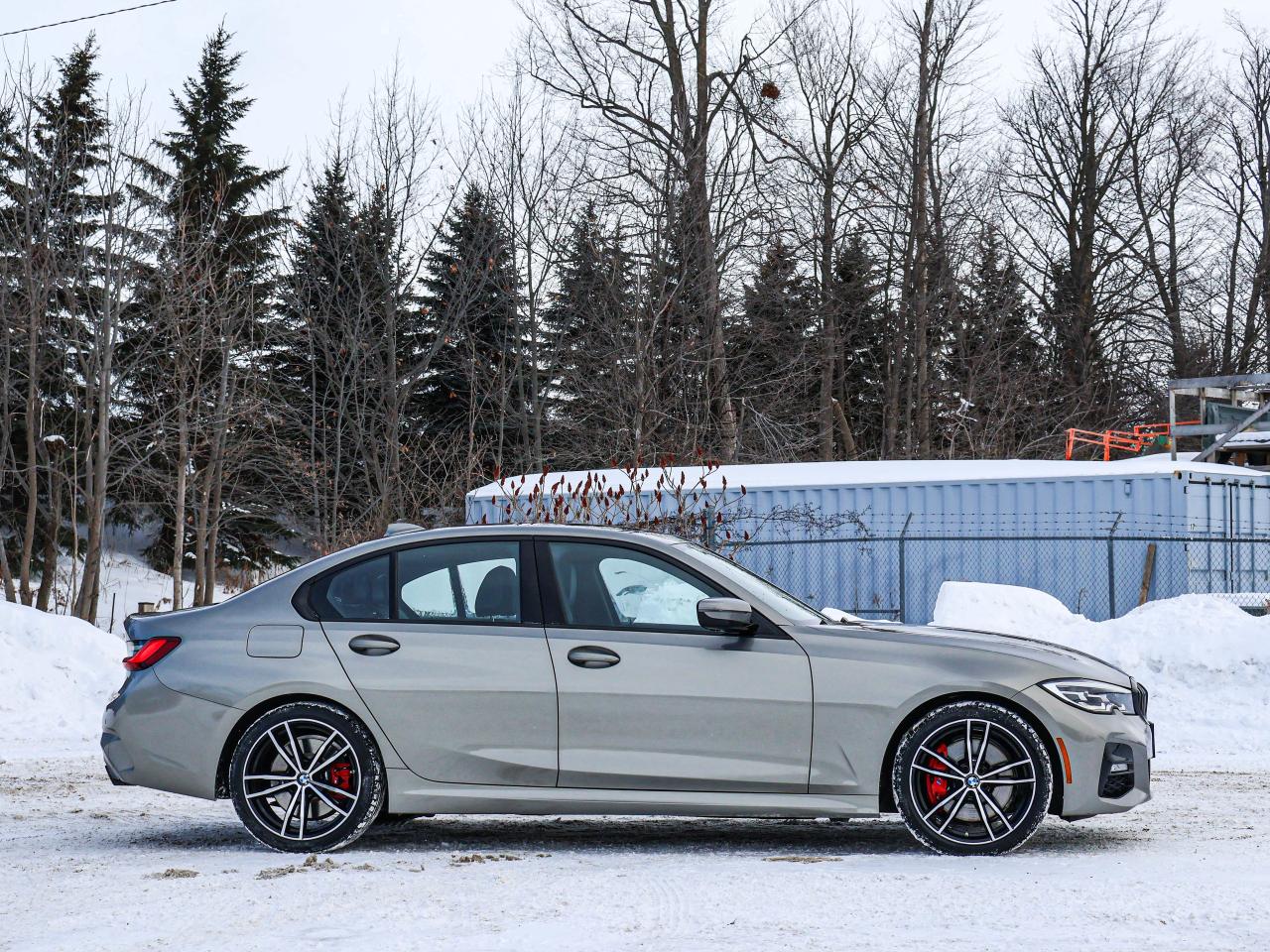 2022 BMW 3 Series 330i xDrive Photo3
