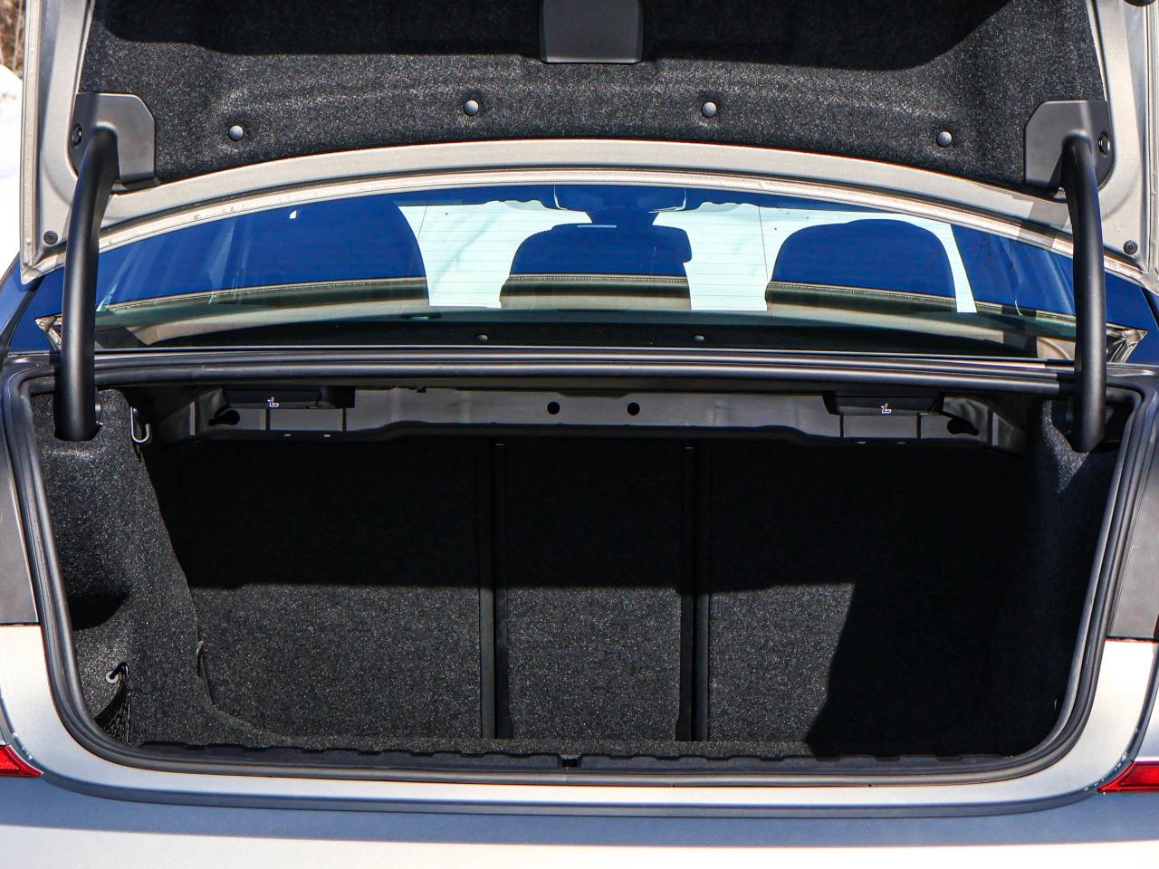 2022 BMW 3 Series 330i xDrive Photo