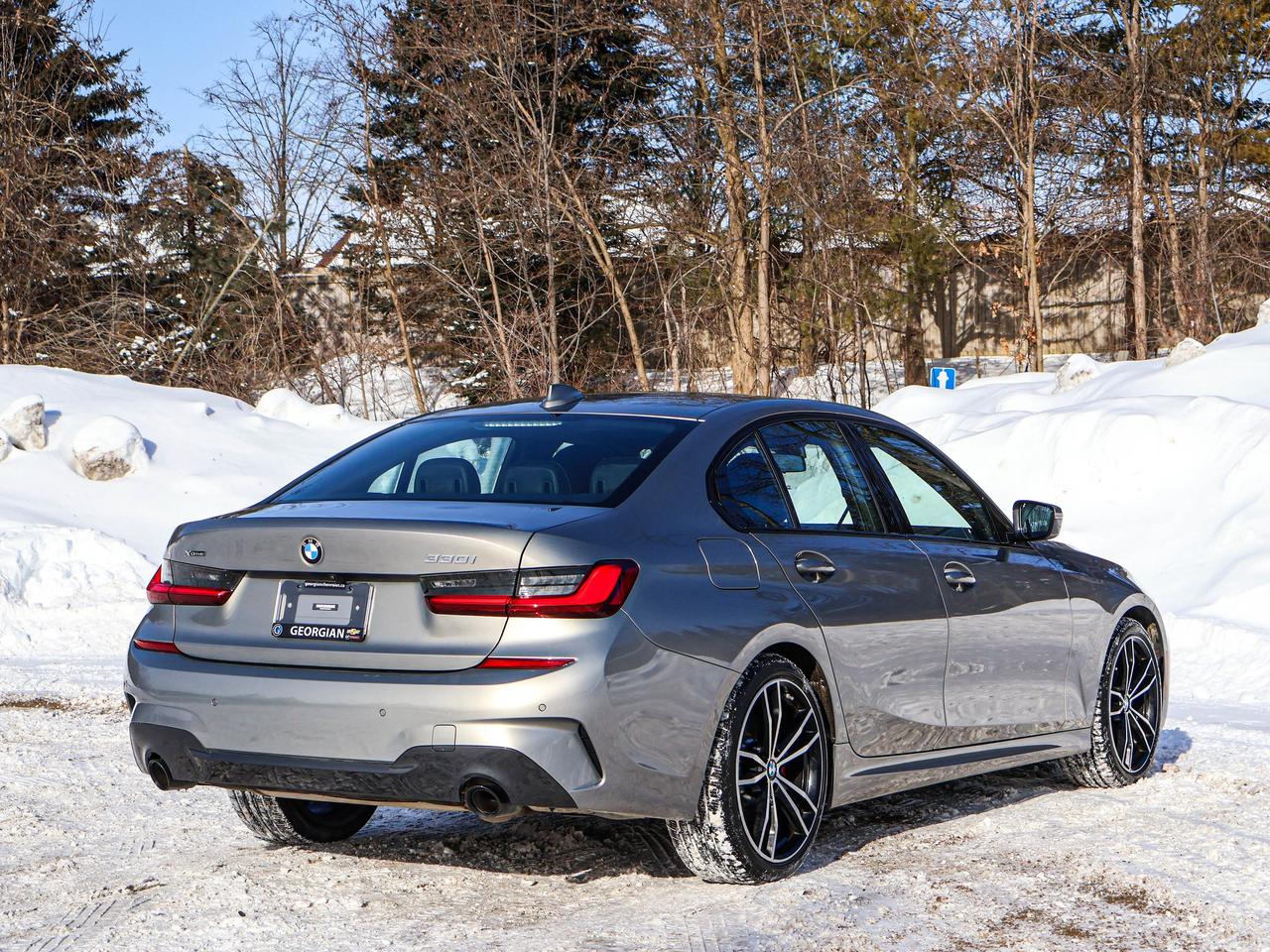 2022 BMW 3 Series 330i xDrive Photo