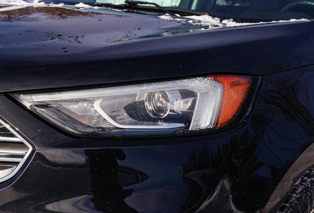 2020 Ford Edge Titanium Photo