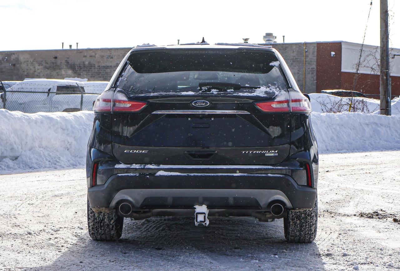 2020 Ford Edge Titanium Photo