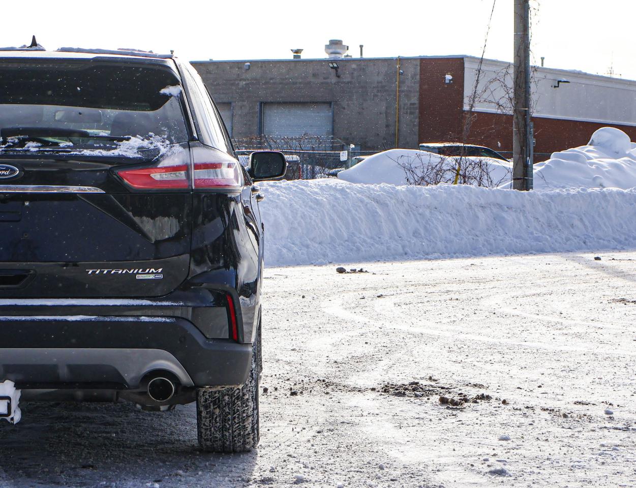 2020 Ford Edge Titanium Photo