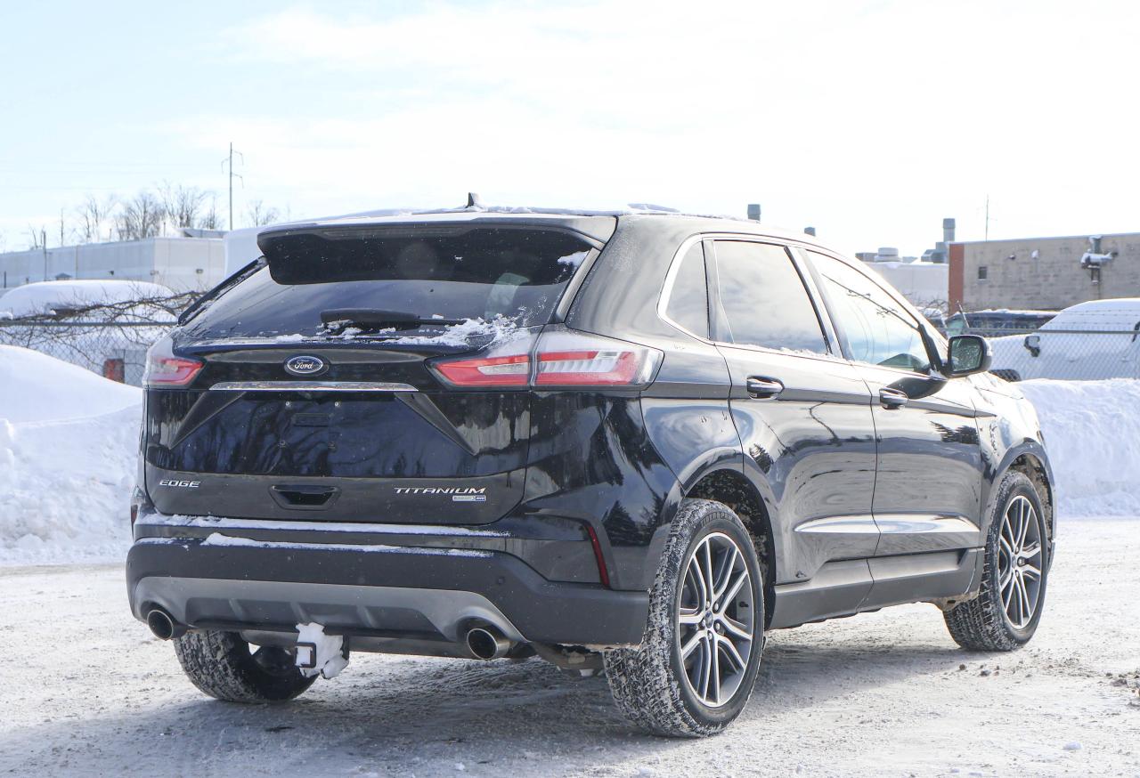 2020 Ford Edge Titanium Photo
