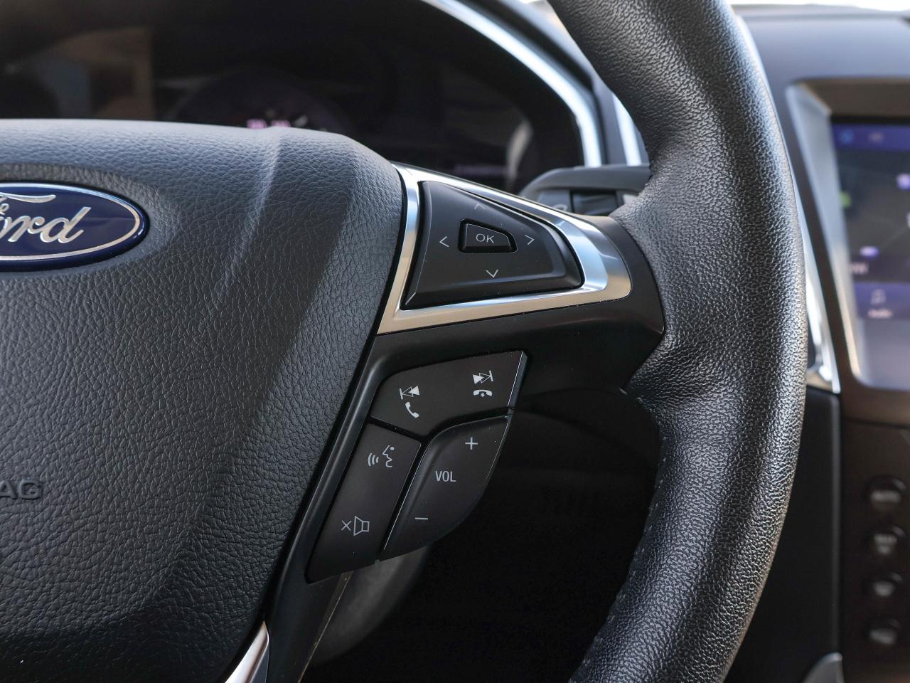 2020 Ford Edge Titanium Photo