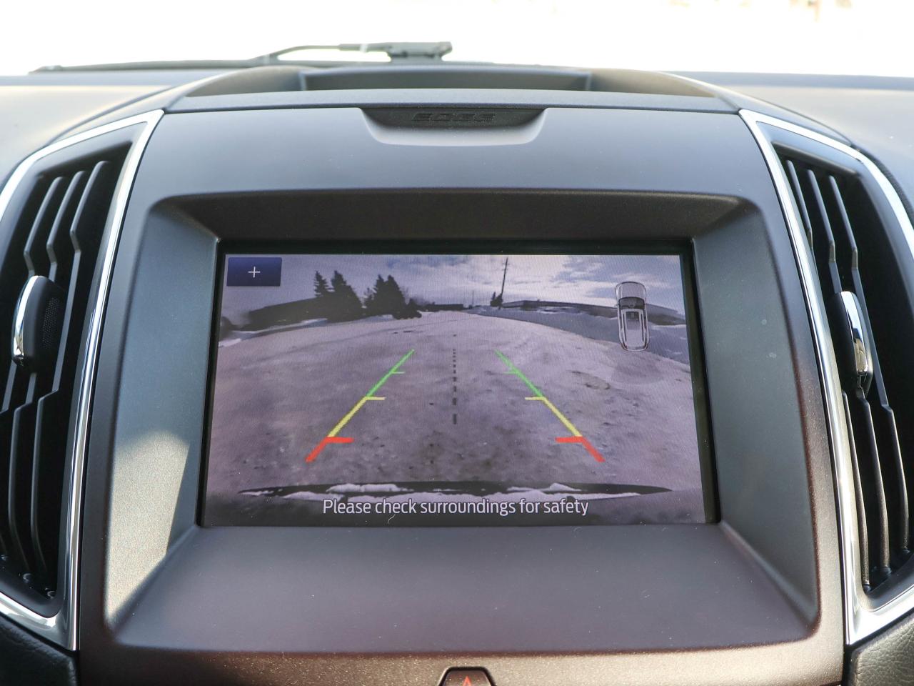 2020 Ford Edge Titanium Photo