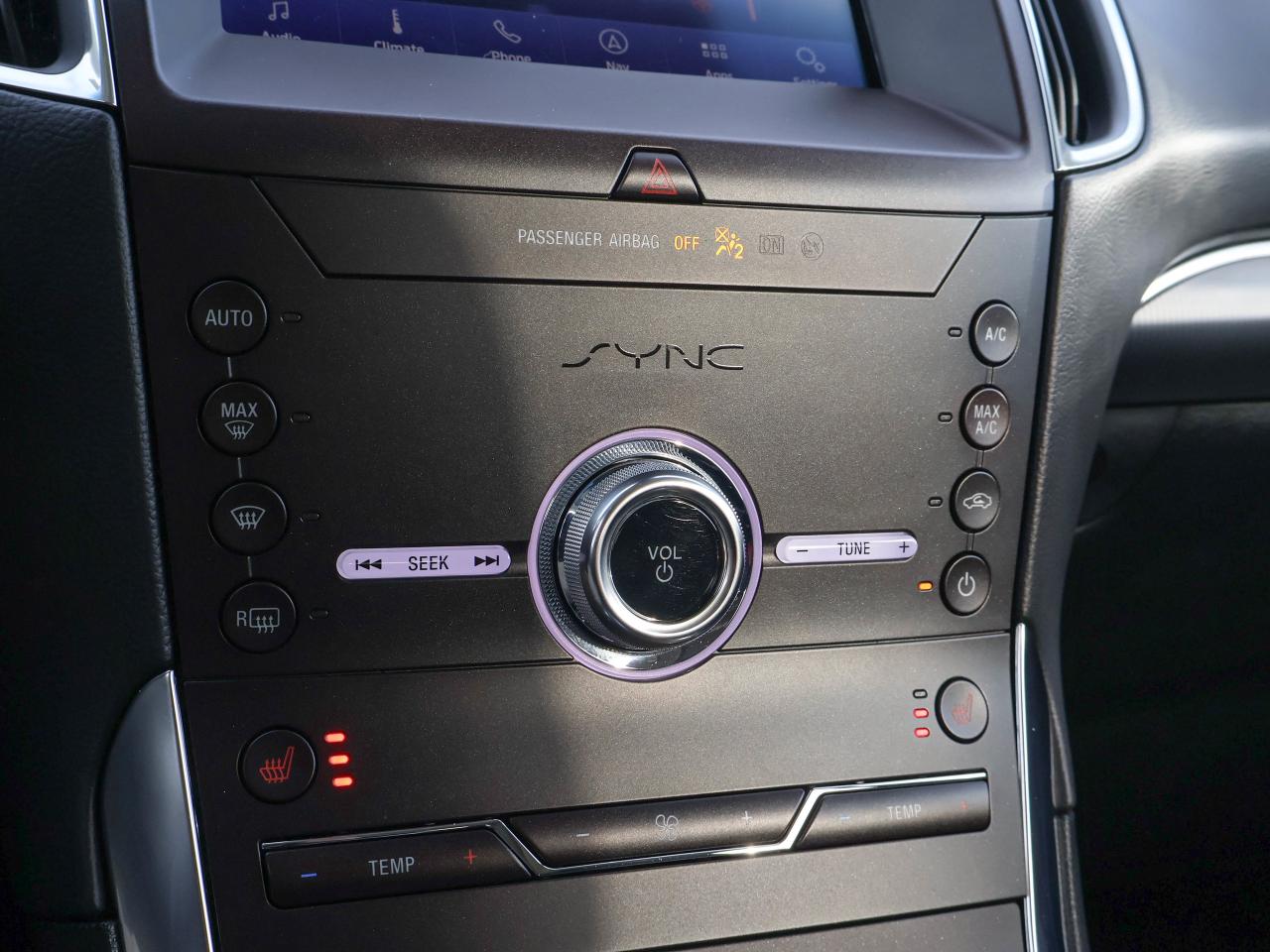 2020 Ford Edge Titanium Photo