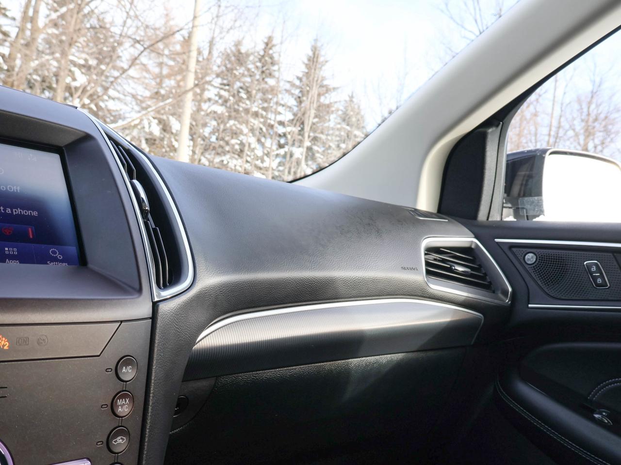 2020 Ford Edge Titanium Photo