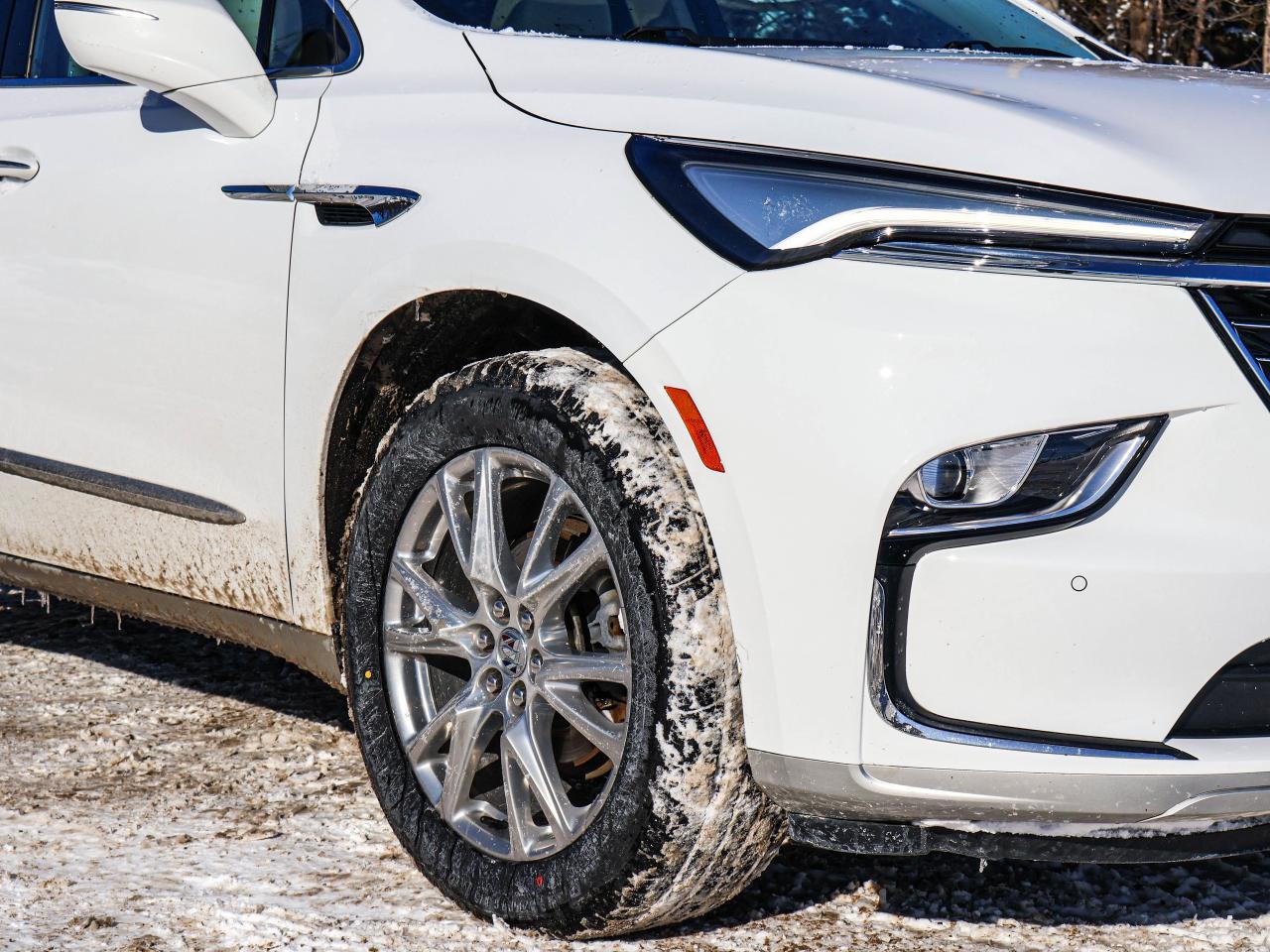 2024 Buick Enclave Essence Photo3