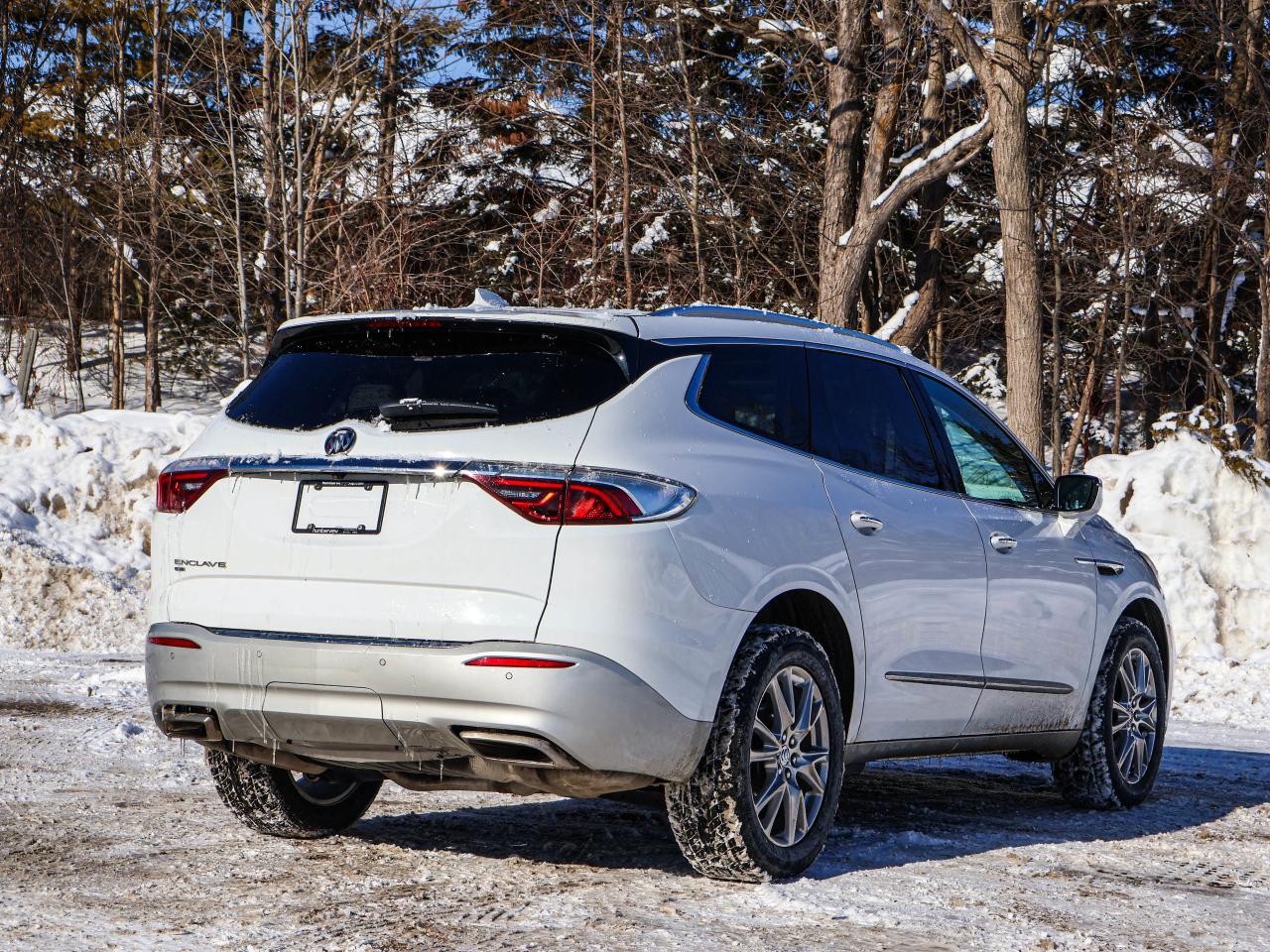 2024 Buick Enclave Essence Photo