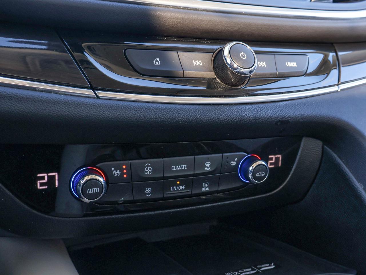 2024 Buick Enclave Essence Photo