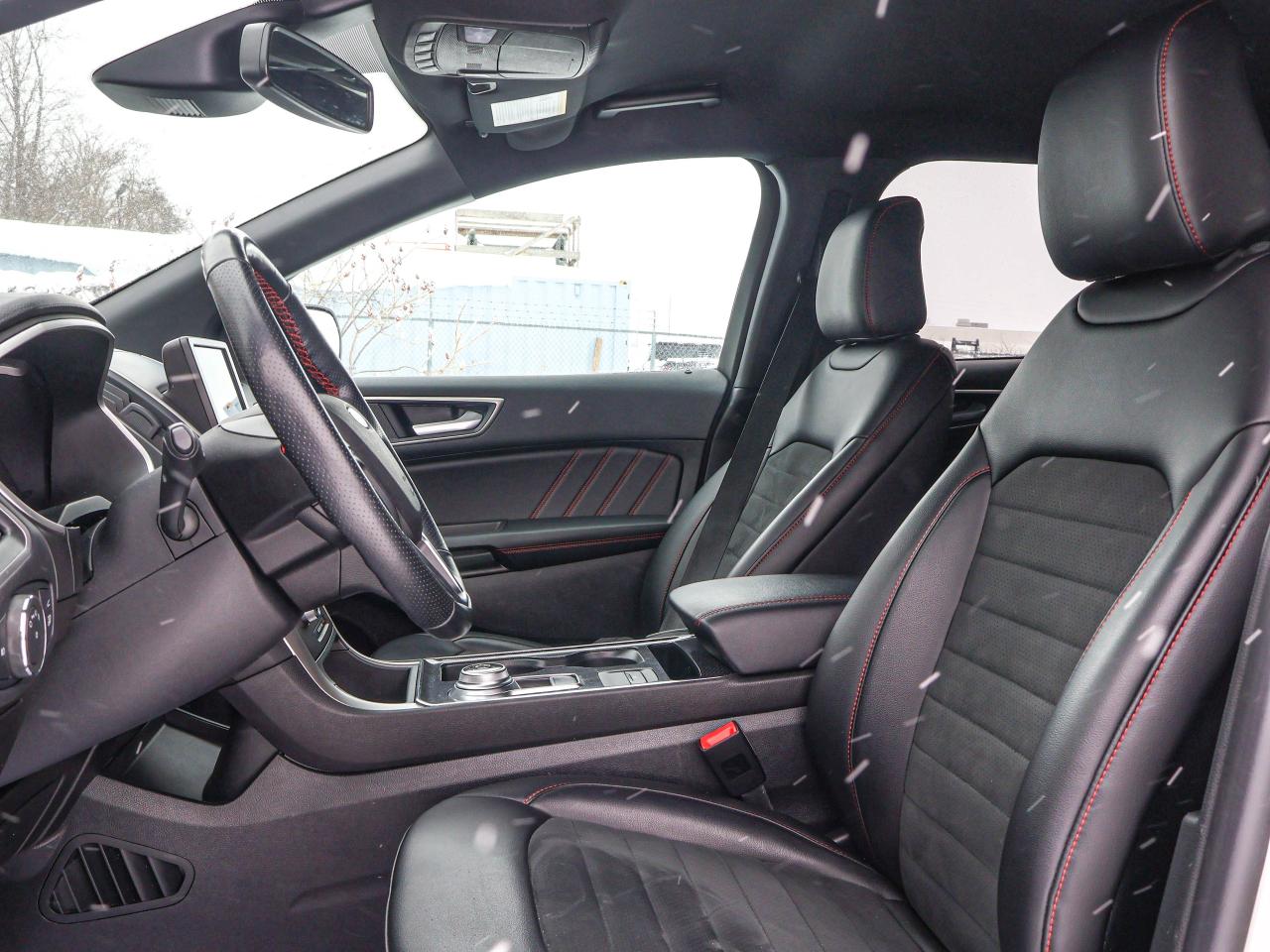 2021 Ford Edge SEL Photo