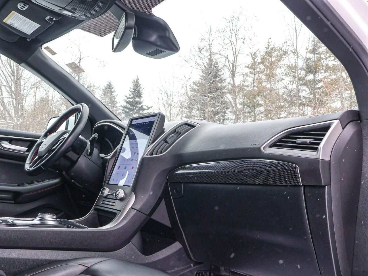 2021 Ford Edge SEL Photo