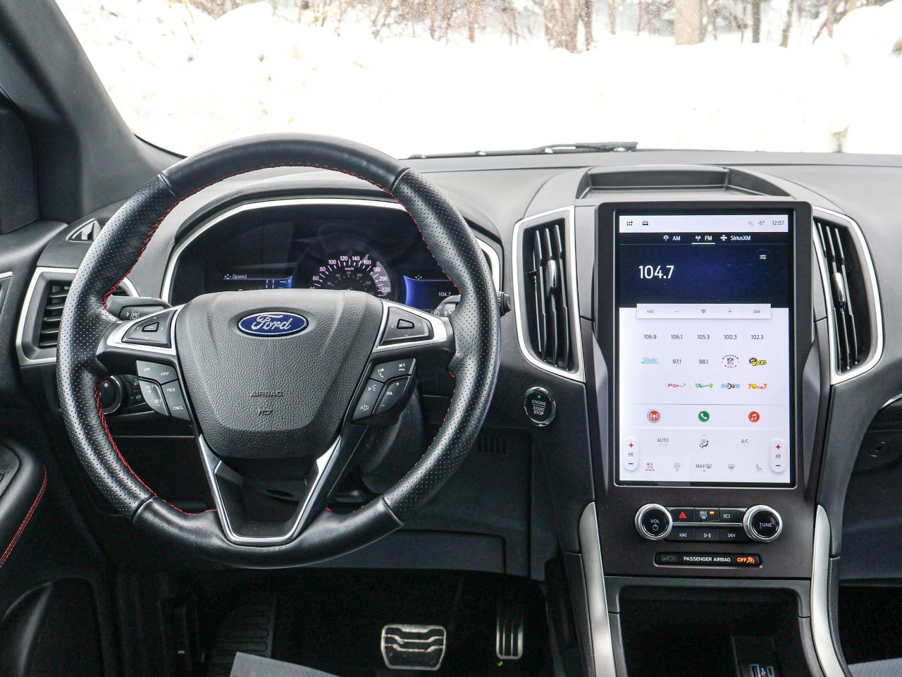 2021 Ford Edge SEL Photo