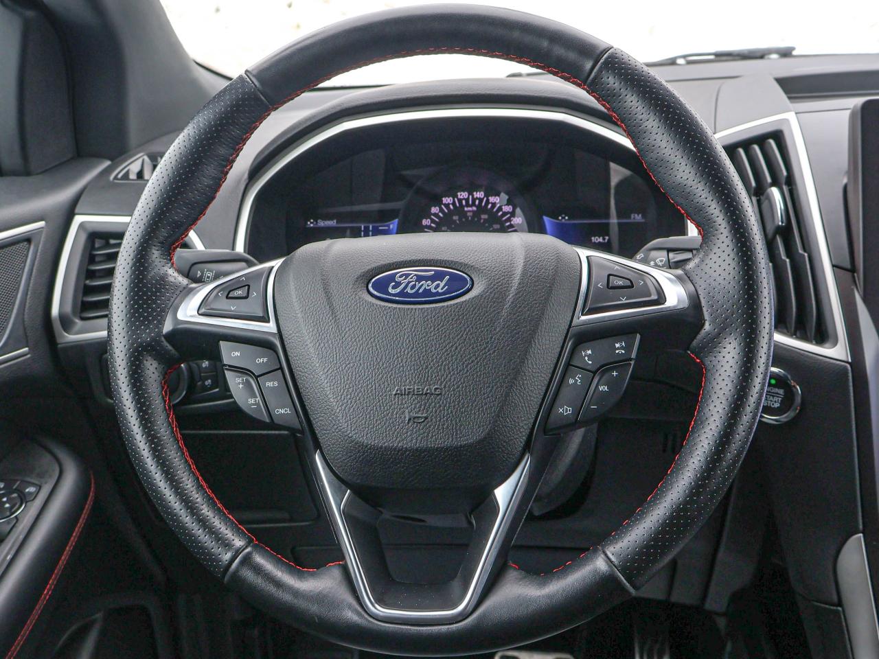 2021 Ford Edge SEL Photo