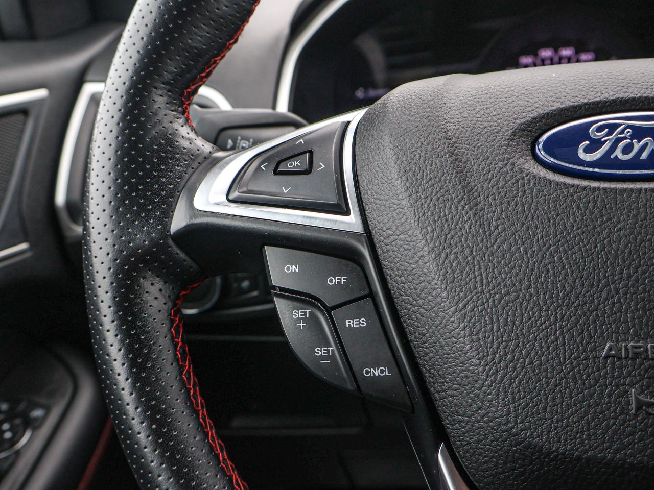 2021 Ford Edge SEL Photo