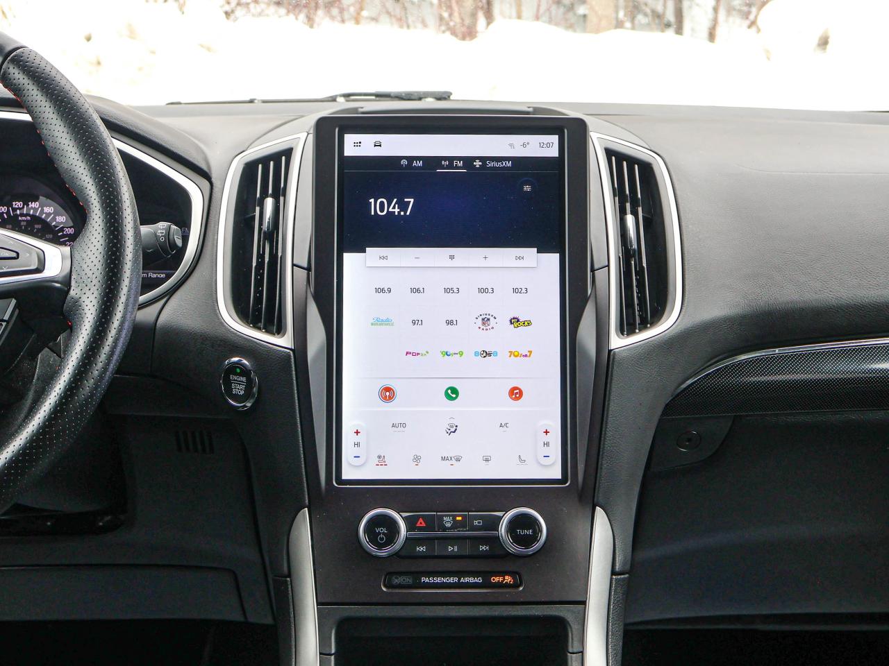 2021 Ford Edge SEL Photo