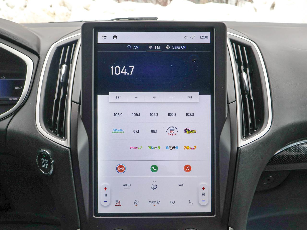 2021 Ford Edge SEL Photo